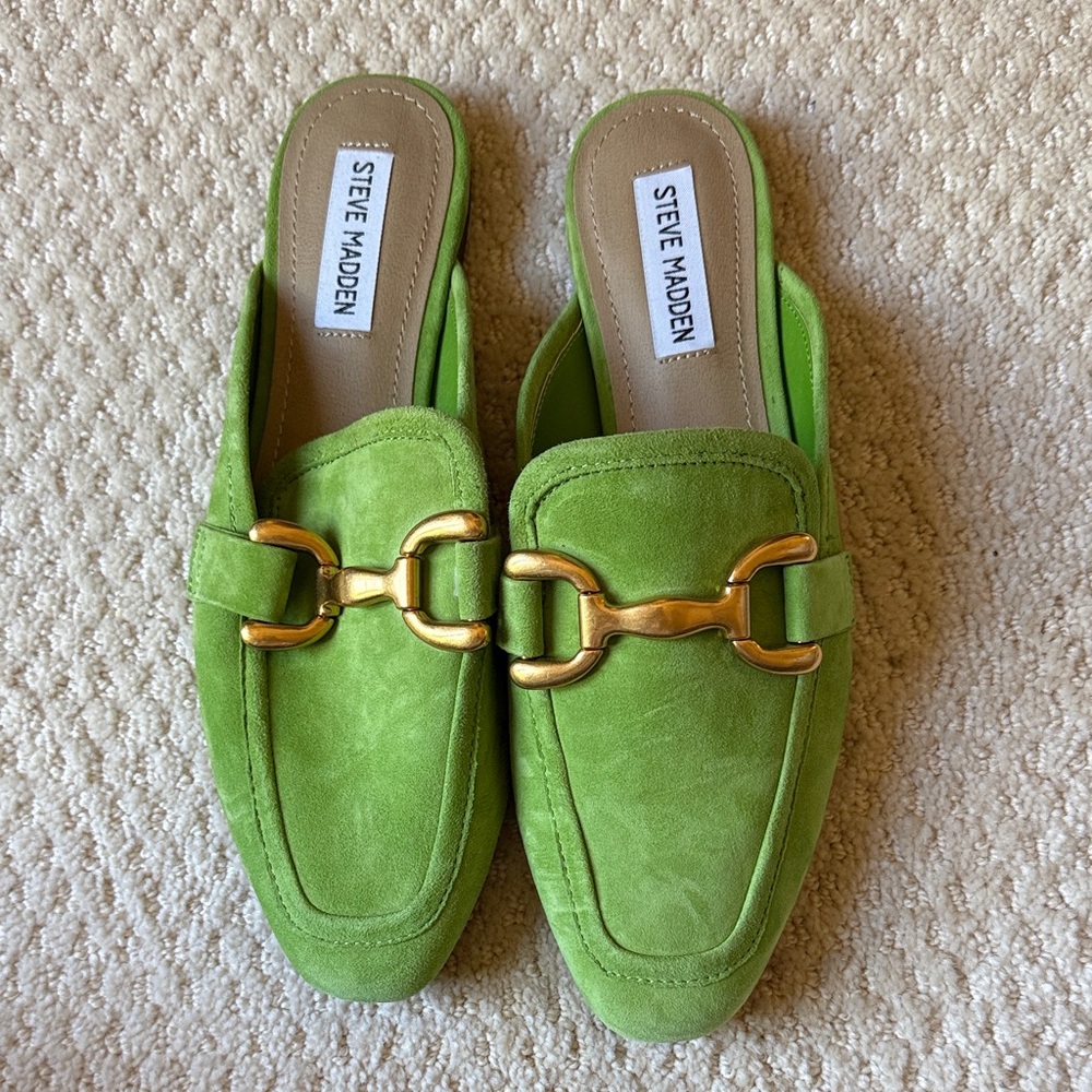 Steve Madden Lime Green Suede mule with Gold Accent never been worn